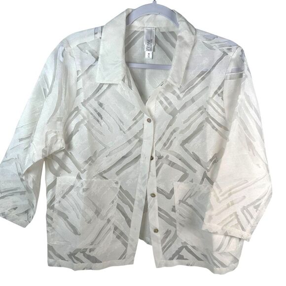 MarlaWynne Tops - Wynne Collection White Sheer Geometric Button Up Boxy 3/4 Sleeve Blouse Medium
